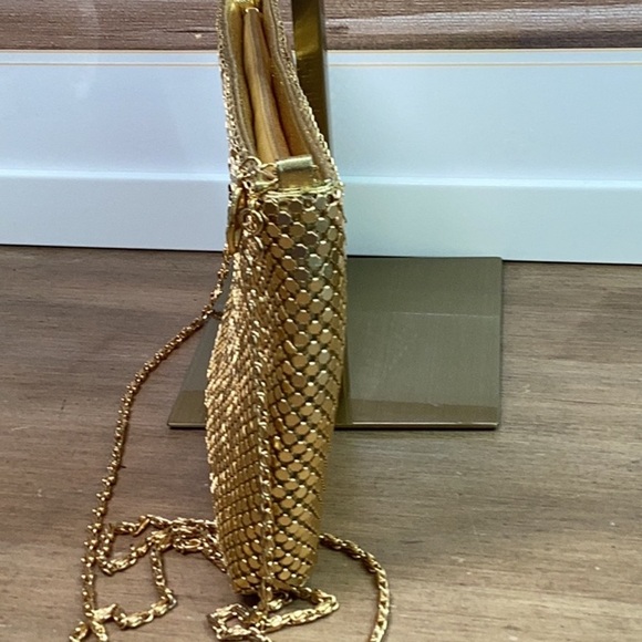 Gold Shimmering Chainmail Evening Bag - Picture 3 of 9